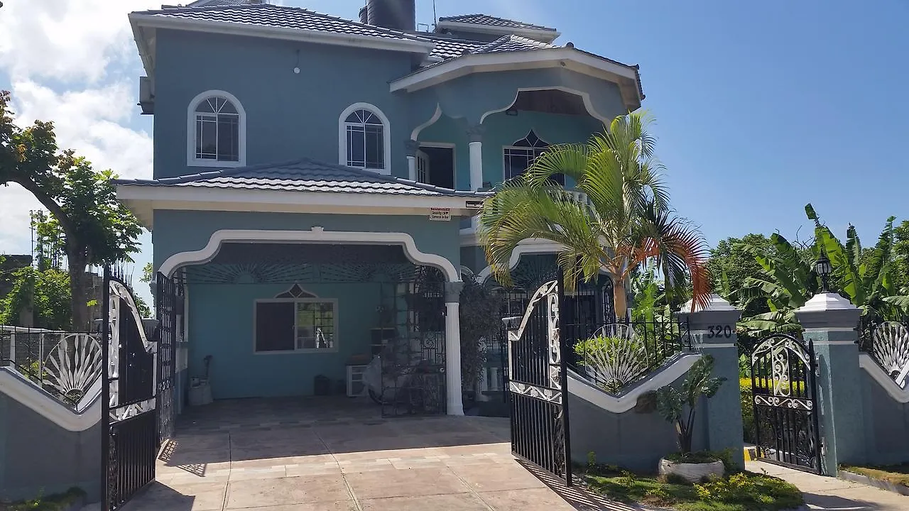 Bailey'S Bed And Breakfast Runaway Bay Bed & Breakfast